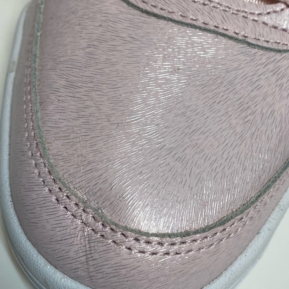 Womens tennis shoes - Picture 3 of 10